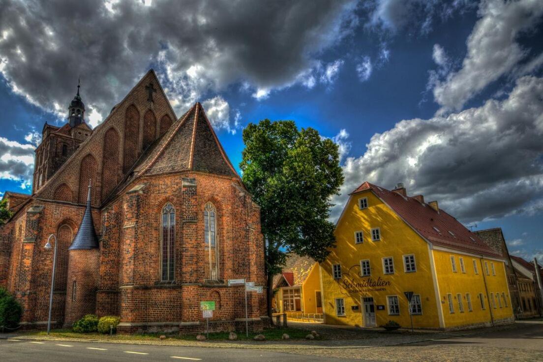 Schmidtalien Schlemmen Und Schlummern Dommitzsch Exterior photo